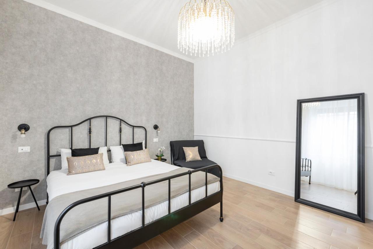White Flat Ground Floor, Rome